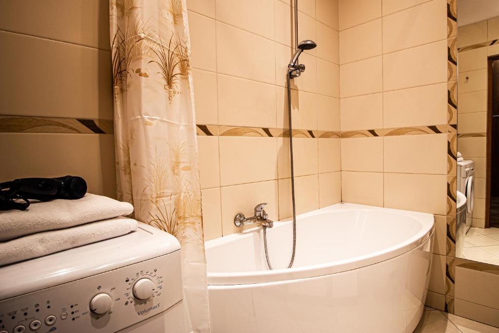 Świętojańska Old Town Apartment by BookingHost photo 3