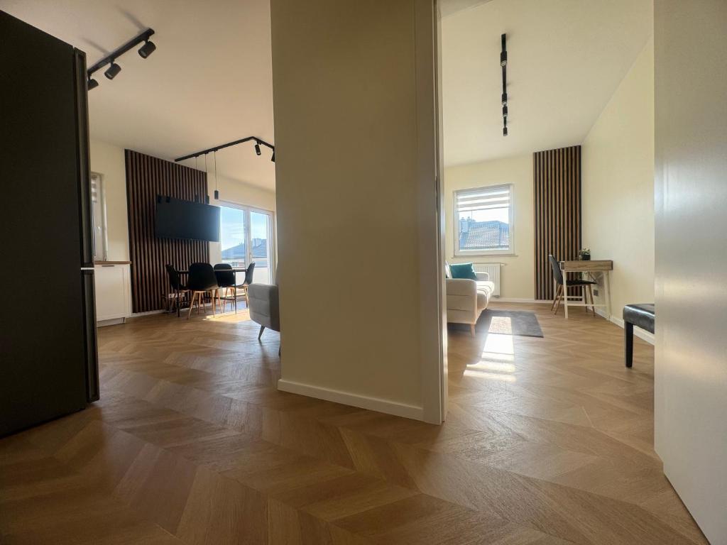 Stylish 3 bedroom apartment with balcony photo 2