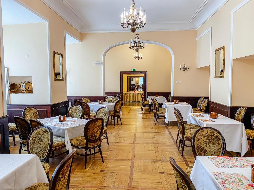 Hotel Zamek Królewski w Rydzynie photo 3