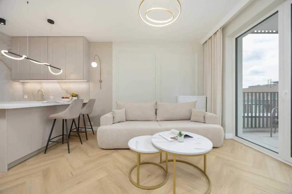 Żupnicza Elegant Apartment with Balcony Warsaw by Noclegi Renters — photo 1