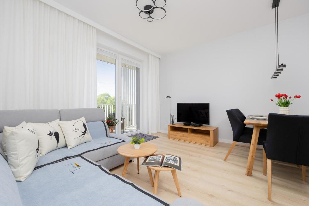 Stacja Wola Nowoczesny Apartament z Balkonem i Parkingiem Warszawa by Noclegi Renters — photo 1