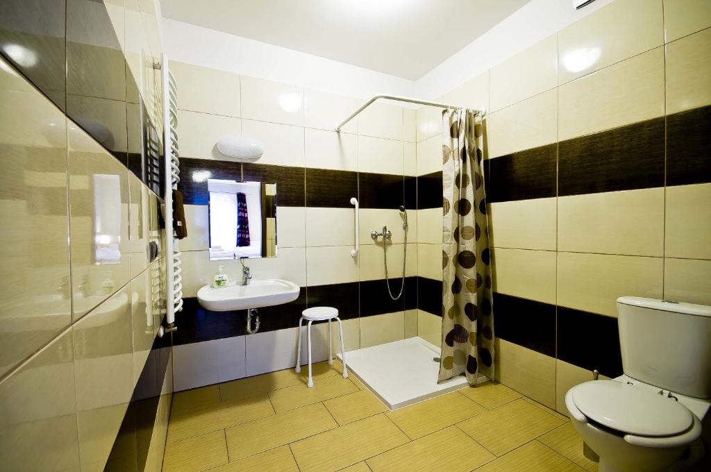 Willa Kolor Pokoje Apartamenty Restauracja photo 3