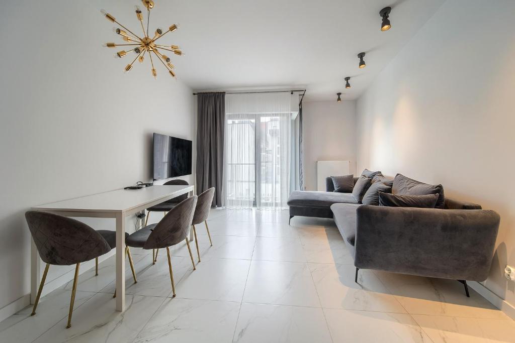 Zyndrama City Centre Deluxe Apartment by BookingHost — photo 1