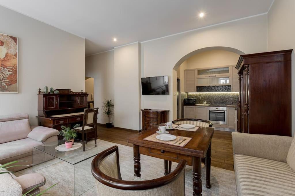 Spacious and quiet apartment in the city centre — photo 1