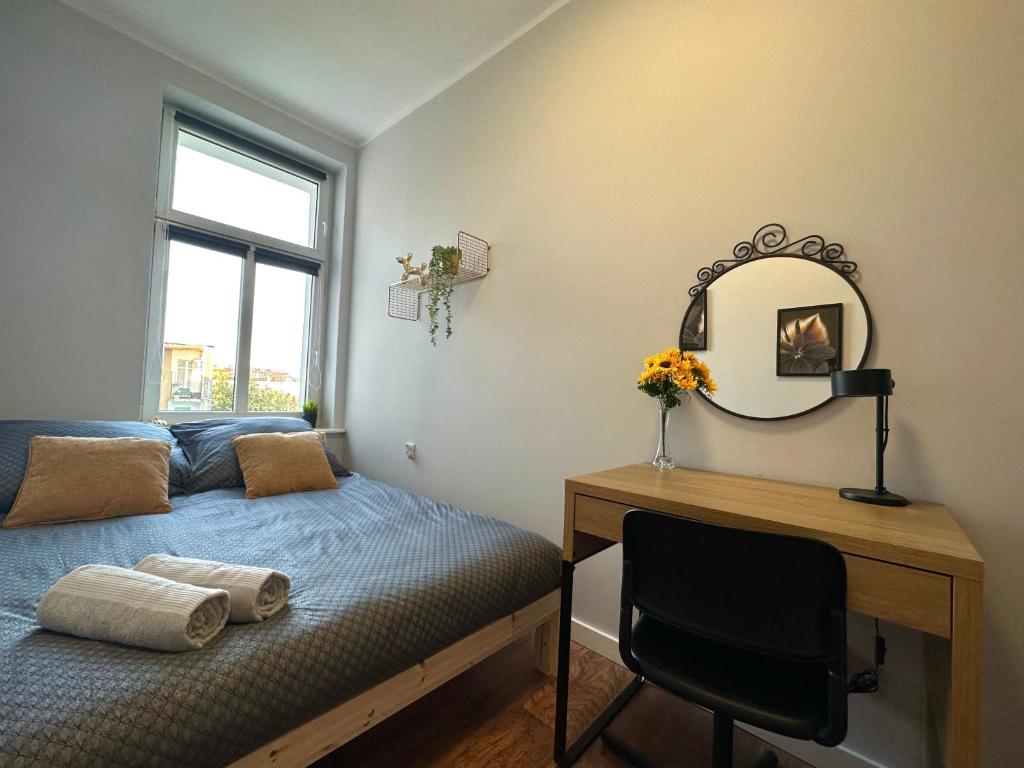 MMRent Sunflower Room — photo 1