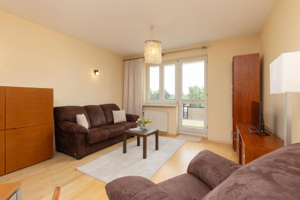 Spacious & Quiet 1 Bedroom Apartment in Pruszków by Noclegi Renters — photo 1