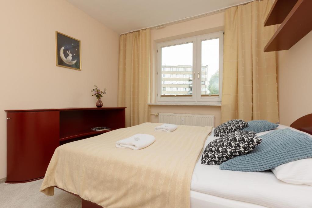 Spacious & Quiet 1 Bedroom Apartment in Pruszków by Noclegi Renters photo 2