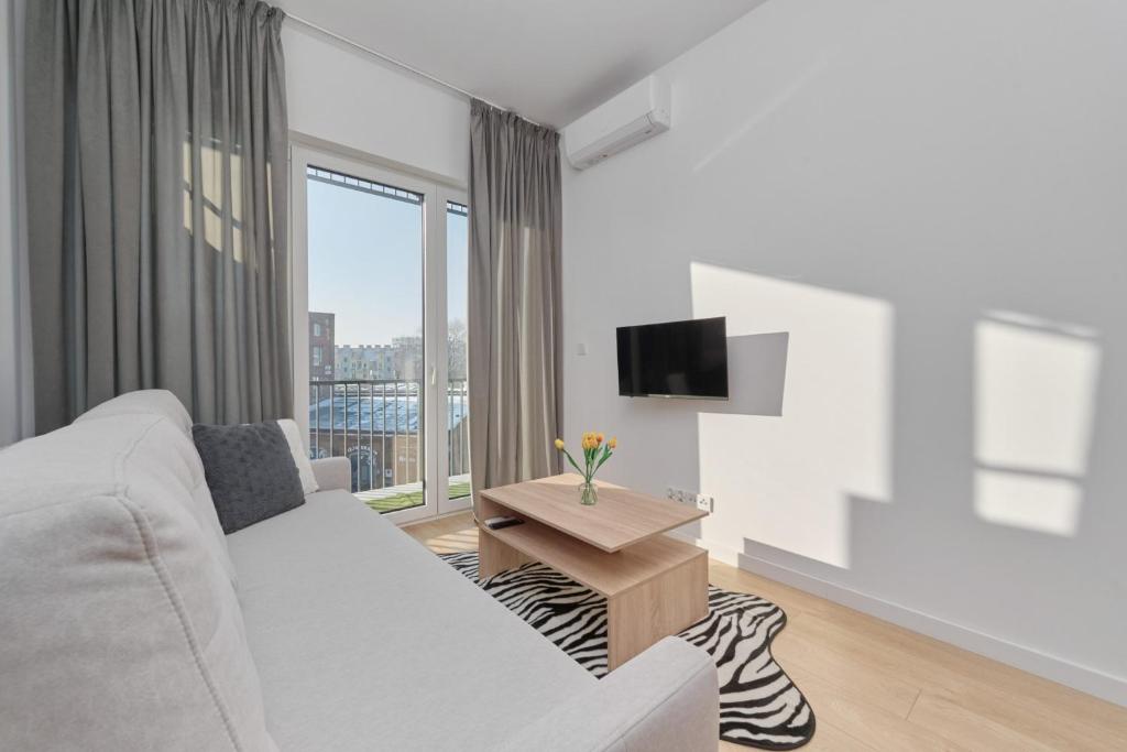 Tasteful Apartment with FREE GARAGE and Balcony by Noclegi Renters — photo 1