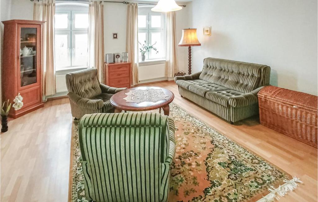 Three-Bedroom Apartment In Smoldzino photo 2