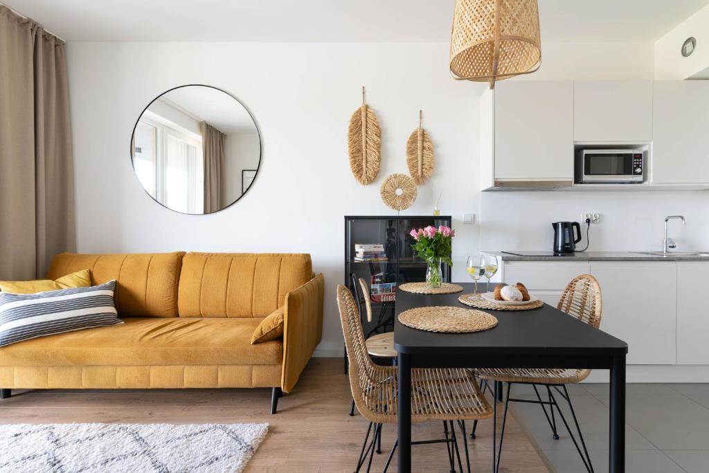 Symphony Modern Tower Apartamenty by INA photo 2