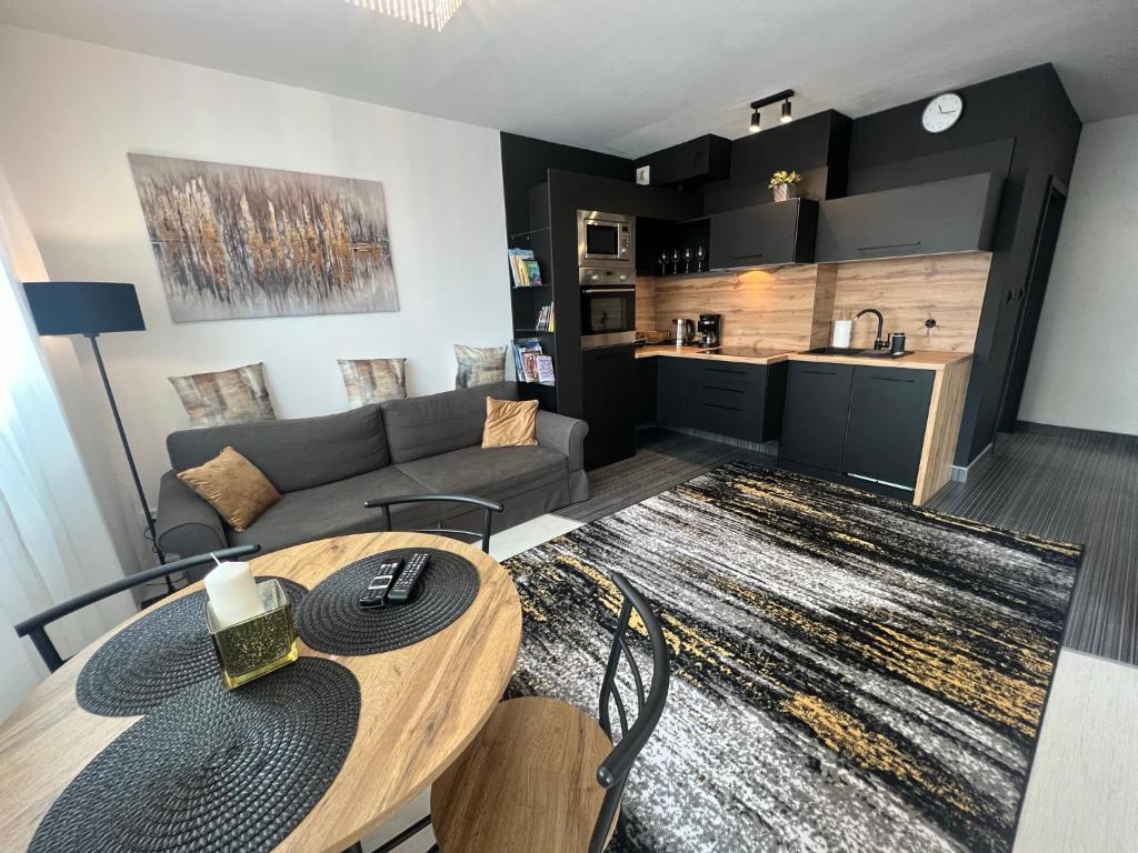 Wake Up To Baltic Views AON Apartment Just Minutes From Beach — photo 1