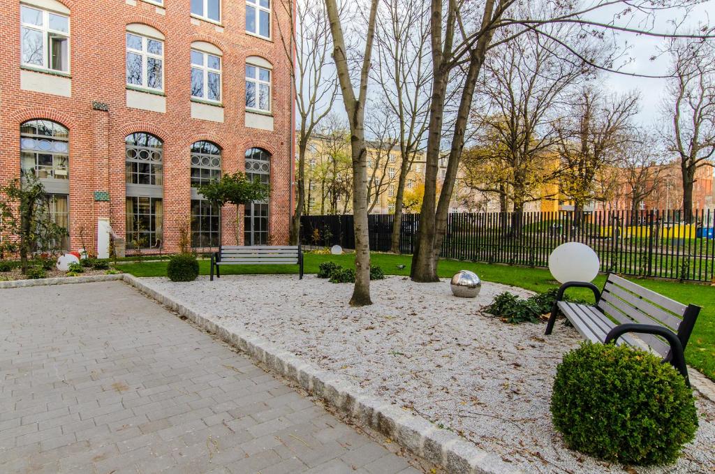 Wroclaw Central City Apartments- Self Check-in 24h — photo 1