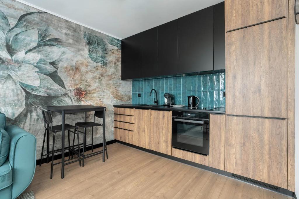 Spacious Apartment in a quiet area of Poznań by Noclegi Renters photo 3