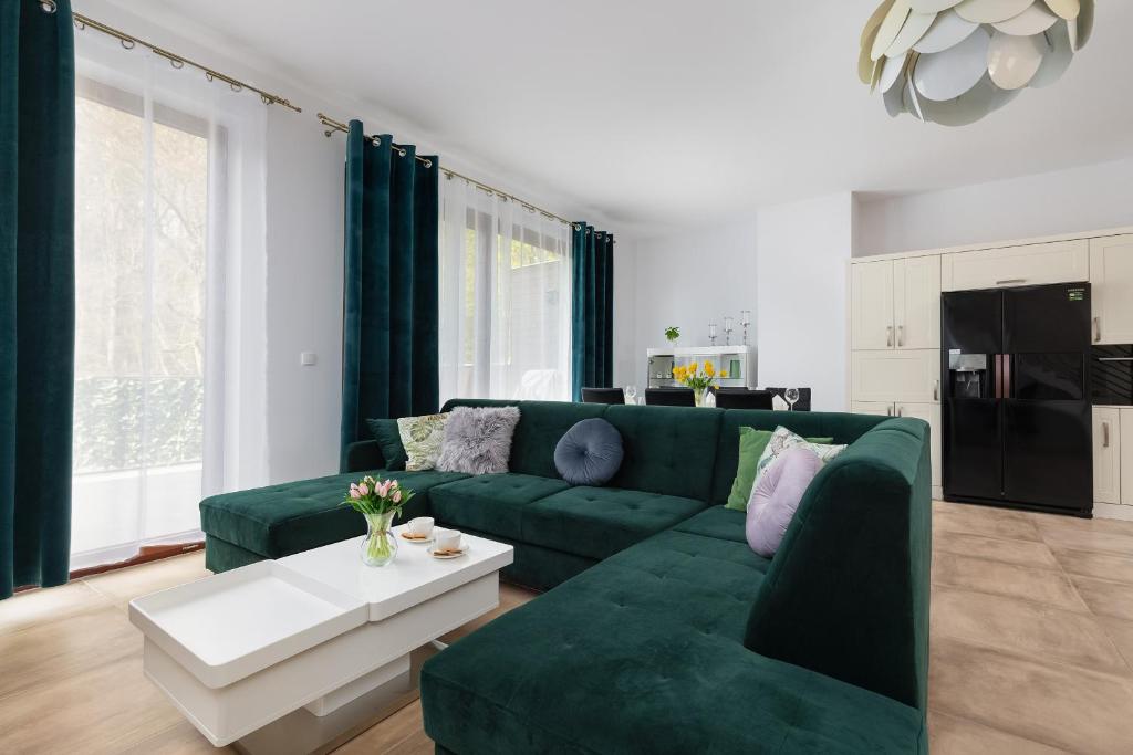 Spacious Apartment in Wisełka with Parking and Seasonal Swimming Pool by Renters Prestige — photo 1