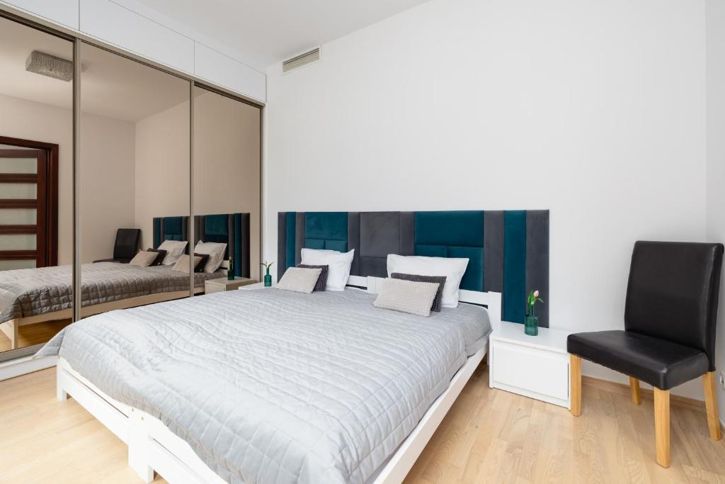 Spacious Apartment in Wisełka with Parking and Seasonal Swimming Pool by Renters Prestige photo 2