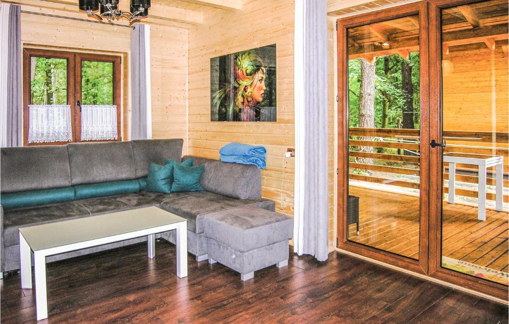 2 Bedroom Pet Friendly Home In Ostroda photo 3