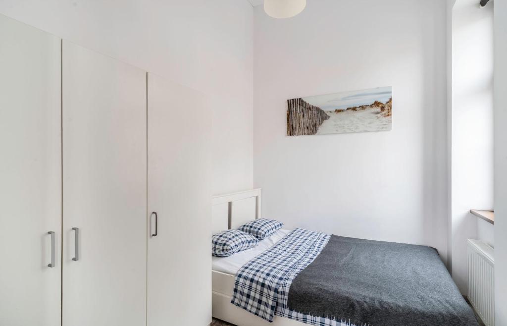 Apartament z osobną sypialnią w pięknej kamienicy w centrum photo 2