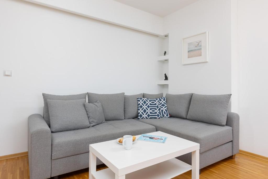 Spacious Apartment Pałac Jana III Wilanów by Noclegi Renters — photo 1