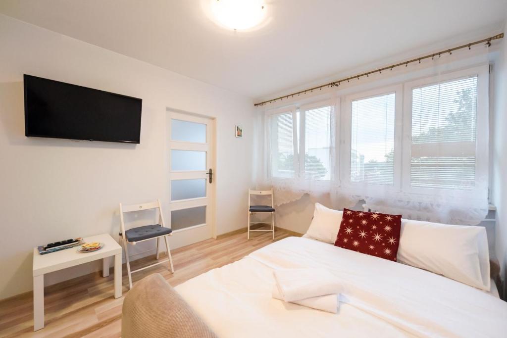 Solec Powiśle Apartment by BookingHost photo 2