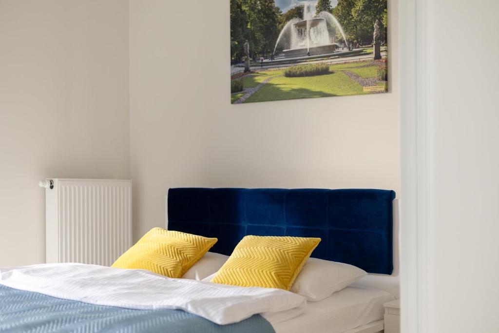 Wola Chic Blue Apartment by BookingHost photo 2
