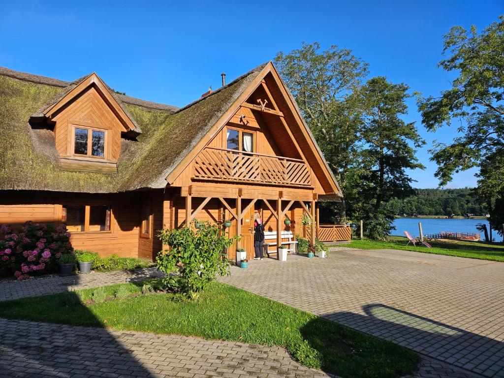 Dom nad jeziorem- Zakatek Mala — photo 1