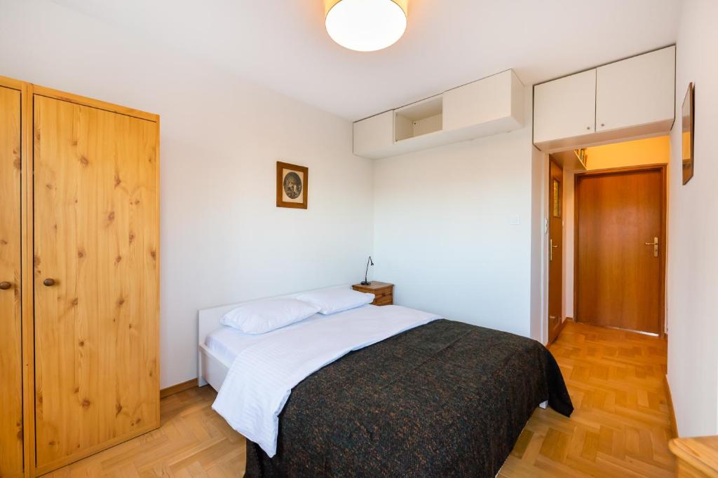 Woronicza Homey Wooden Apartment by BookingHost photo 2