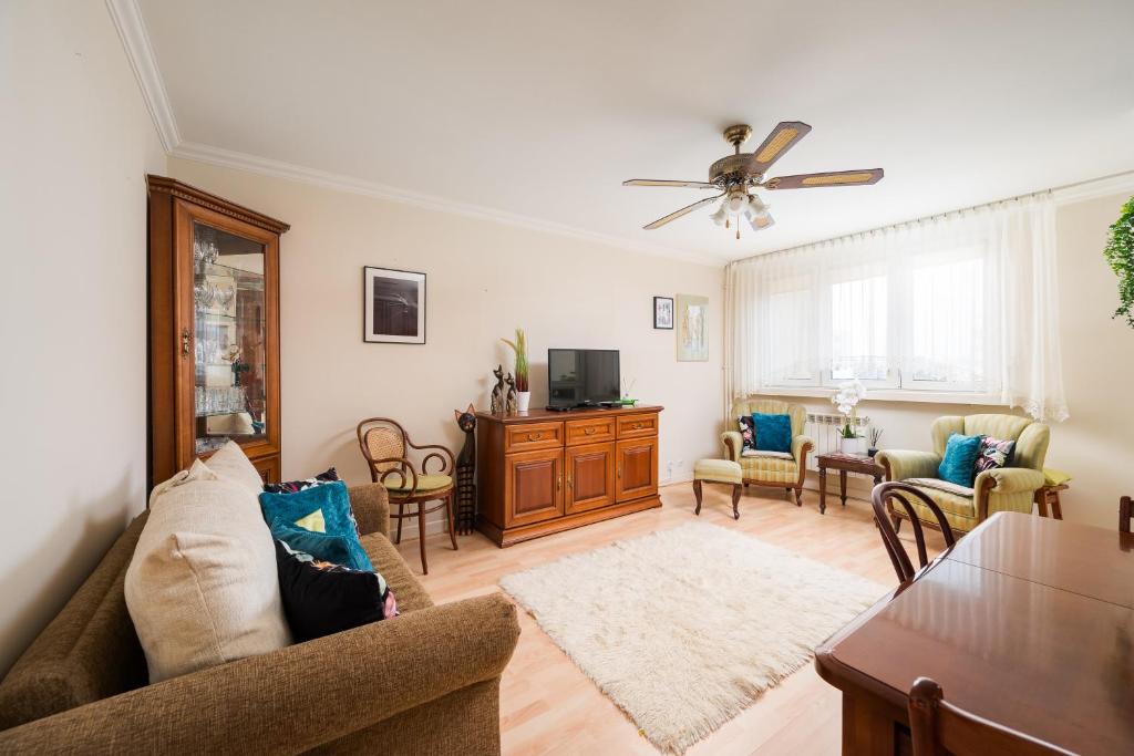 Targówek Homely Apartment by BookingHost — photo 1