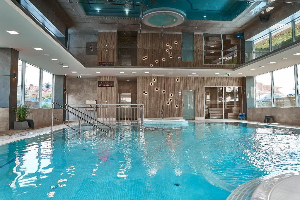 SZAFIROWE APARTAMENTY 2 kryty basen i sauna RESORT KLIFOWA photo 2