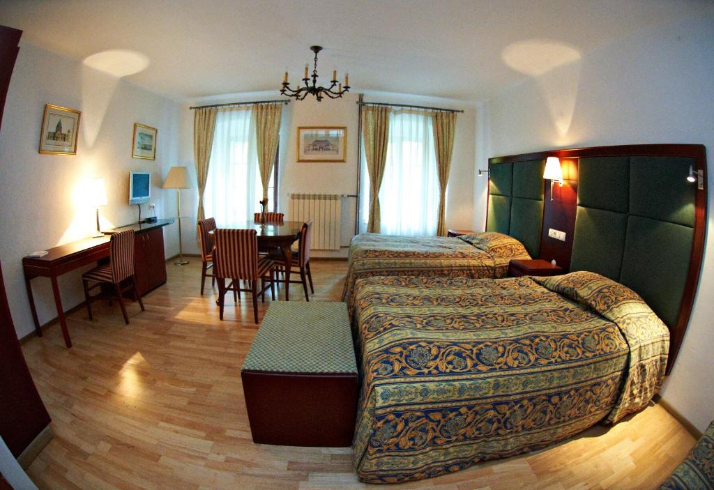 Zamek w Dzięgielowie — photo 1