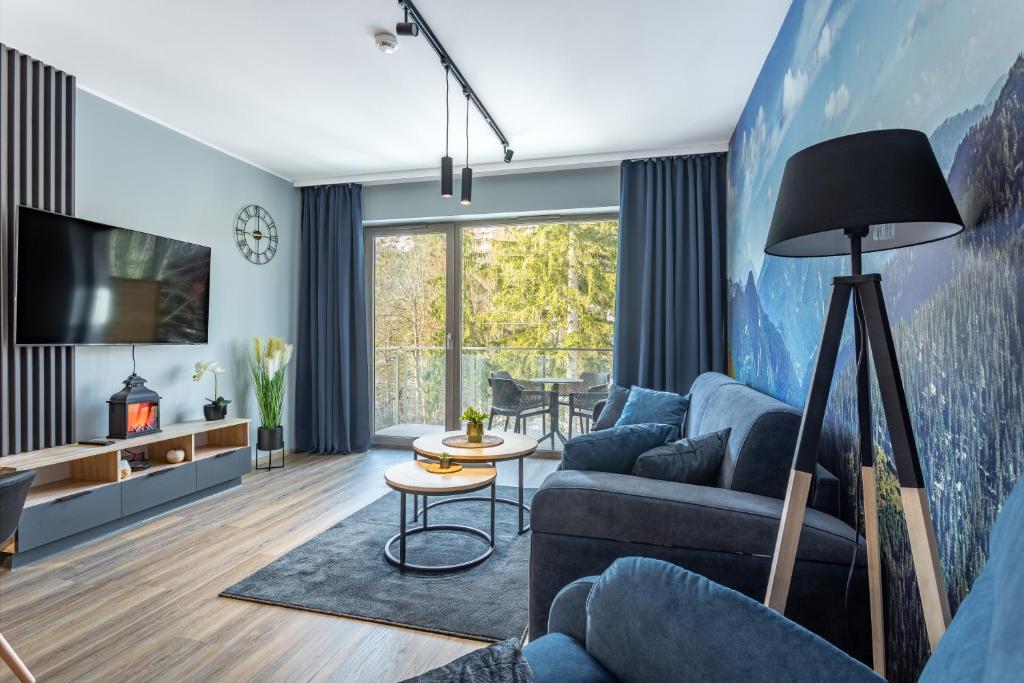 Stone Hill Apartament Wellness z basenem jakuzi saunami prywatnym garażem i rowerami w cenie — photo 1