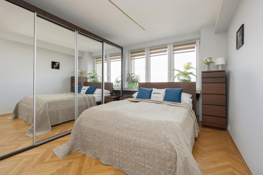 Salezego Apartment near PGE Narodowy Warsaw by Noclegi Renters — photo 1