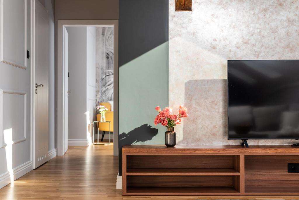 Riverside Premium Class Apartment - by Upstairs photo 2