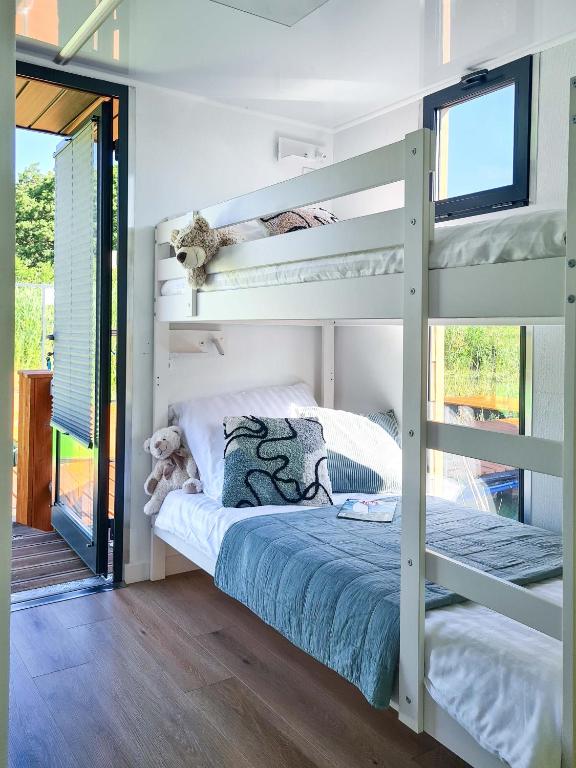 SunRise HouseBoats photo 2