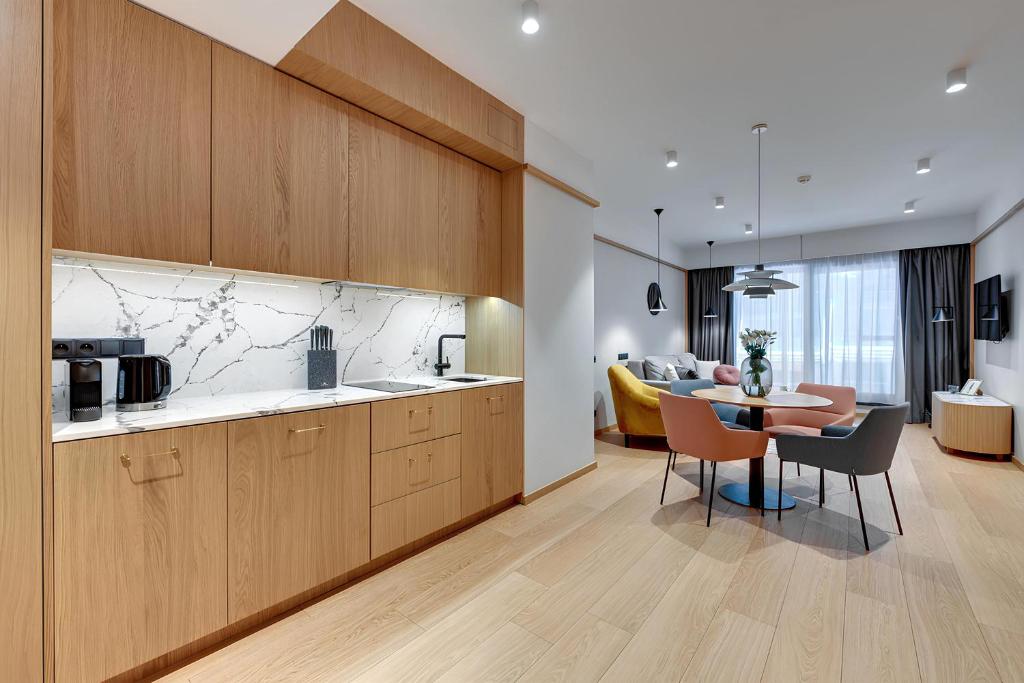 Deo Plaza Apartments — photo 1