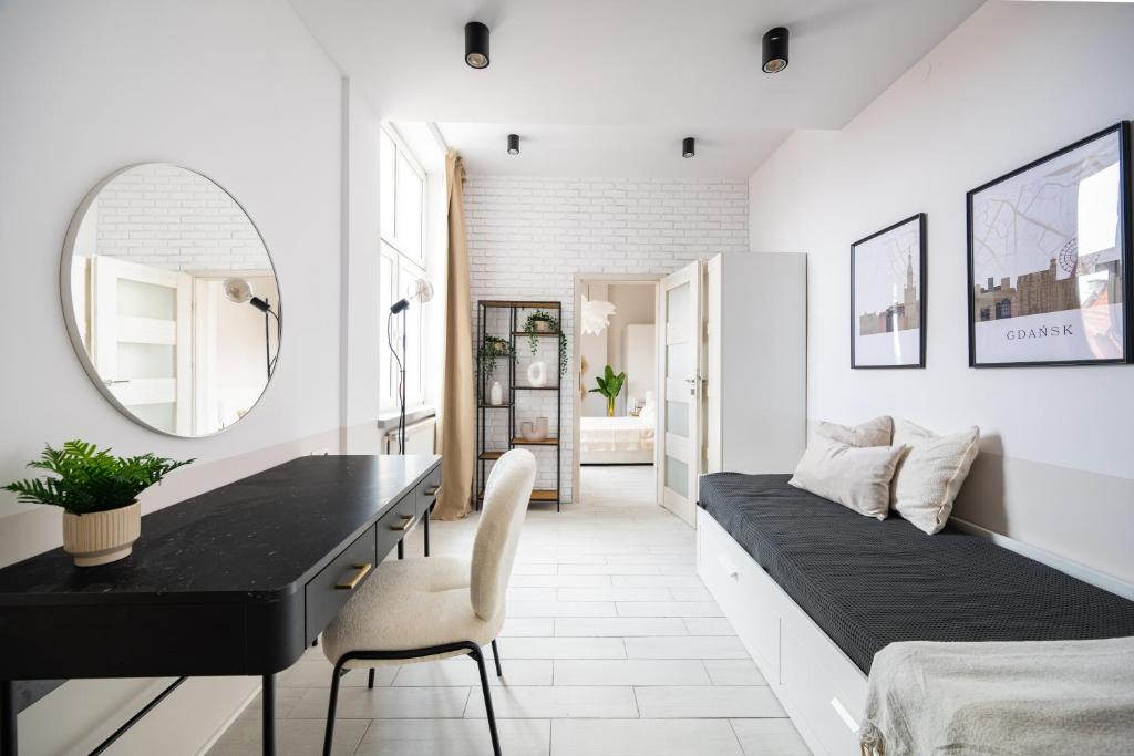 Stunning Apartment with Balcony — photo 1