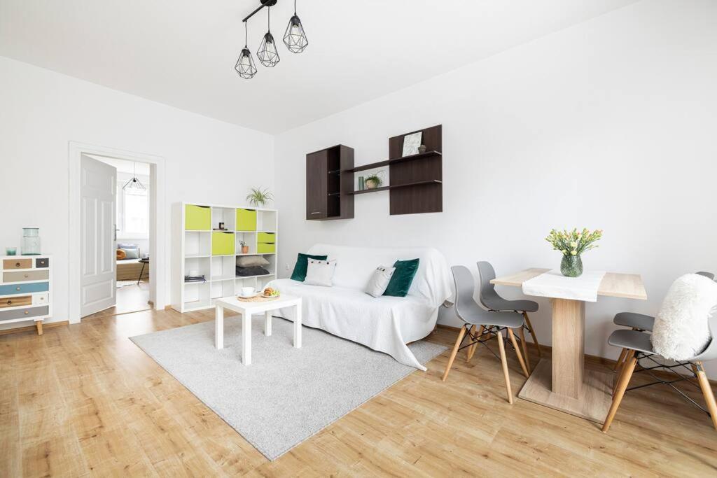 Roomsy Świętojańska — photo 1