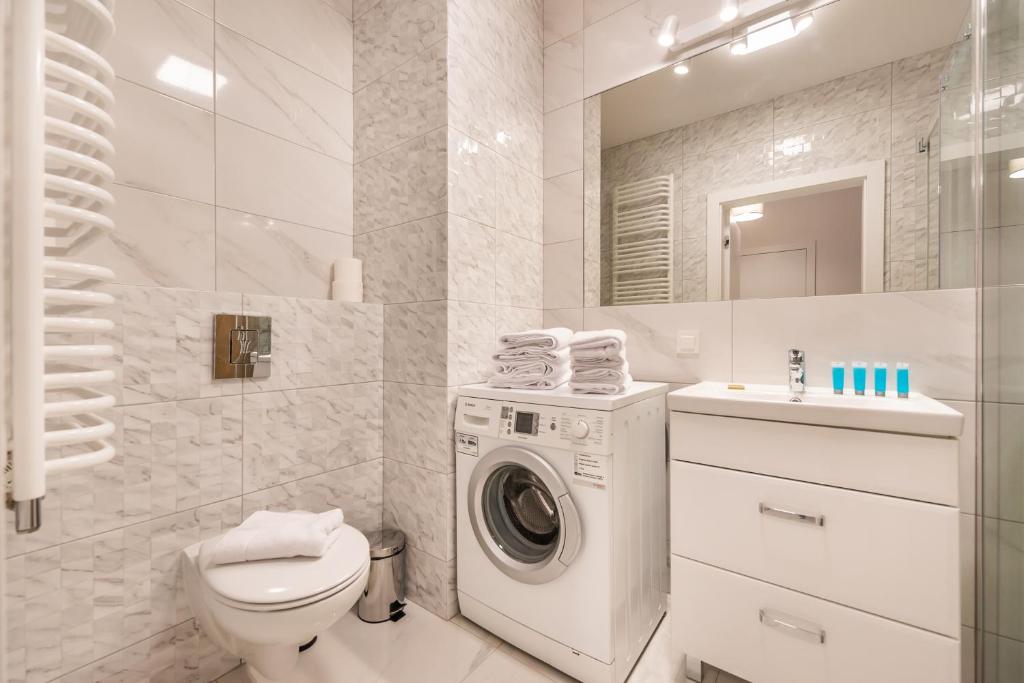 Saska Kępa Bright Apartament by BookingHost photo 3