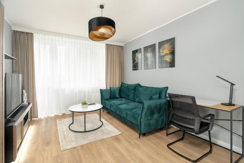 Stylish Two Bedroom Apartment with Parking Near Lake Malta in Poznań by Noclegi Renters — photo 1