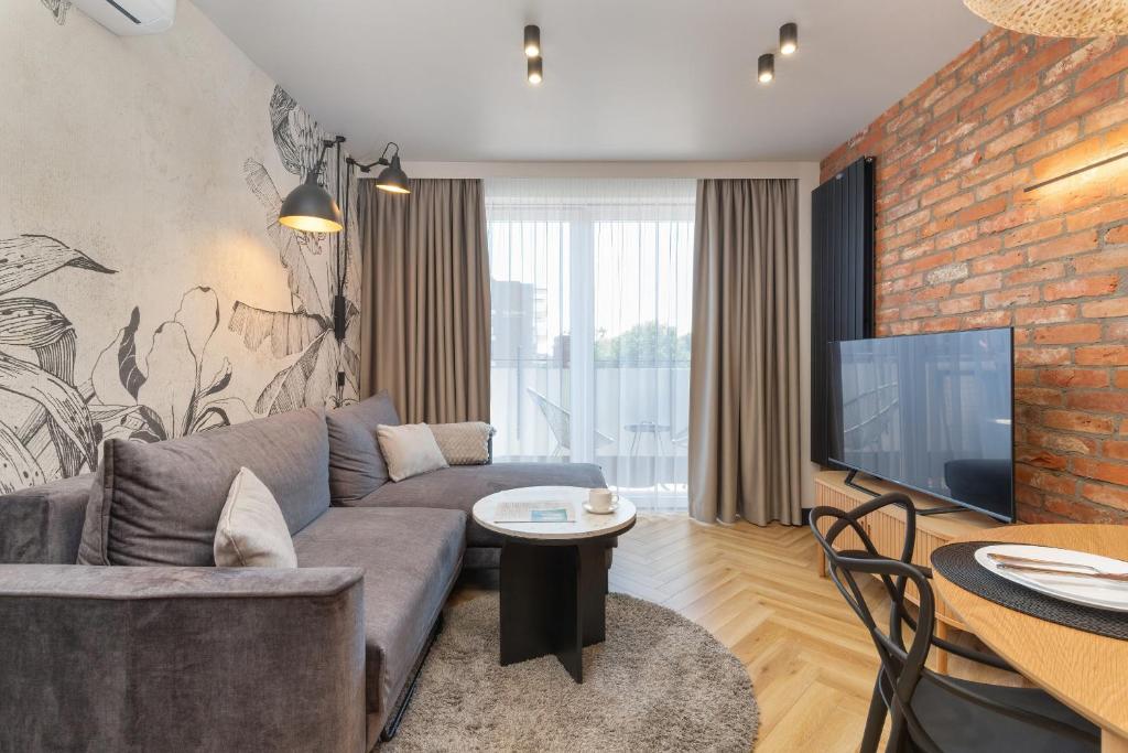 Słoneczny Apartament z Klimatyzacją w Sercu Gdańska by Noclegi Renters — photo 1