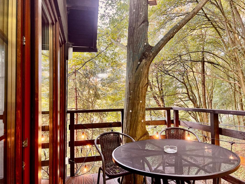 Na Skraju Lasu Domek na Drzewie & Glamping photo 3