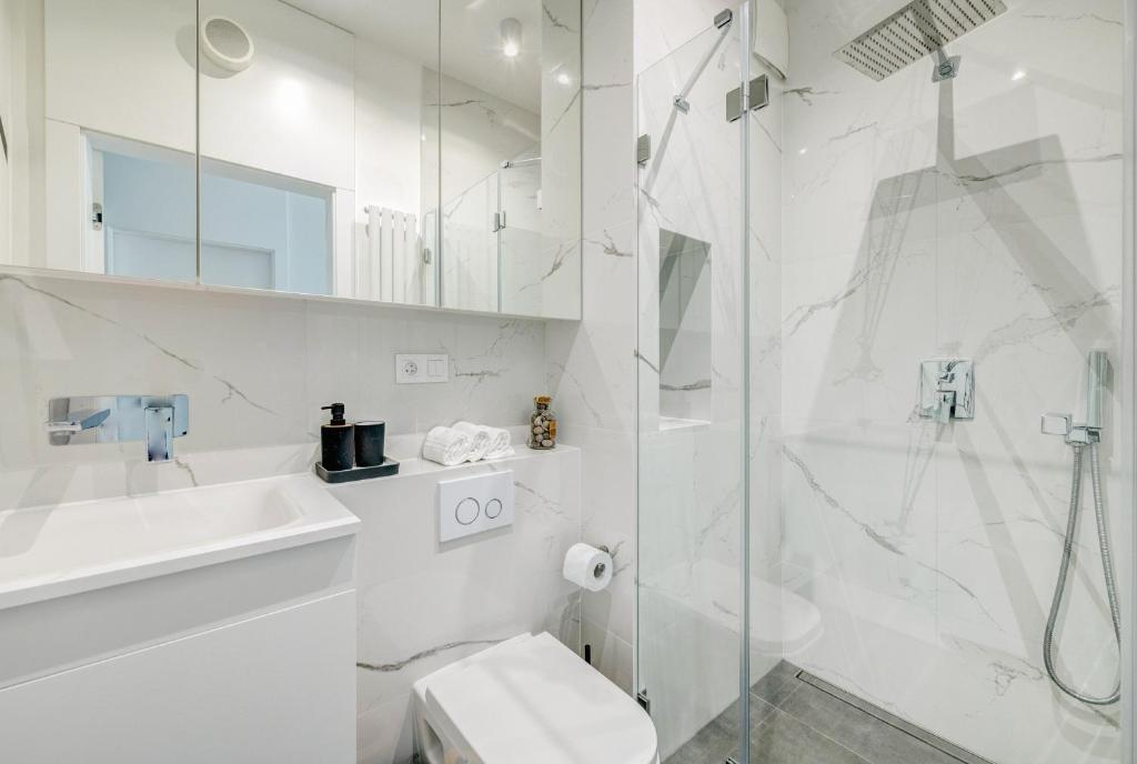 The Black Crane Apartment photo 3