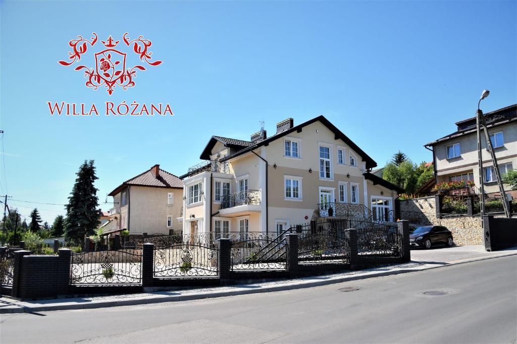 Willa Różana - Apartamenty i Pokoje Gościnne — photo 1