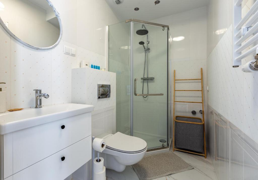 Skandinavia Deluxe Apartment by BookingHost photo 3