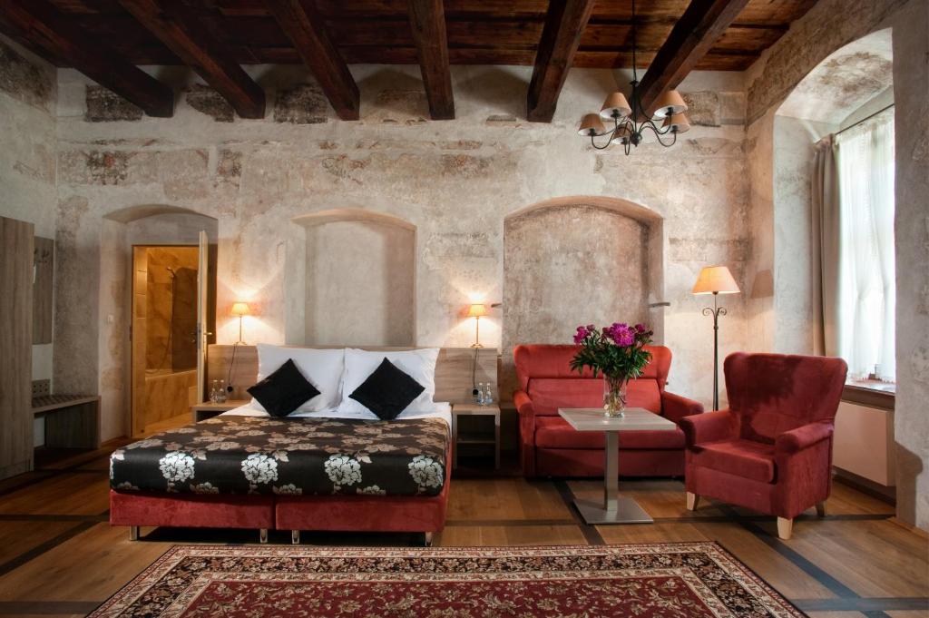Hotel Santi photo 2