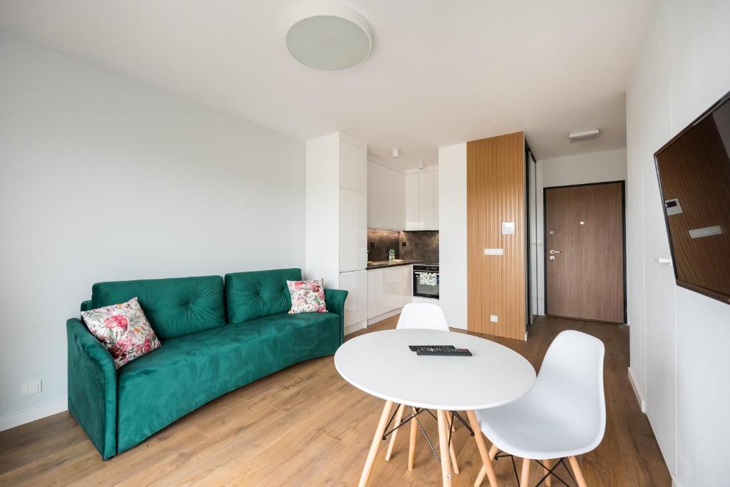 Żupnicza Green Praga Apartment by BookingHost — photo 1