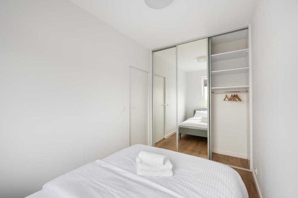 Żupnicza Green Praga Apartment by BookingHost photo 2
