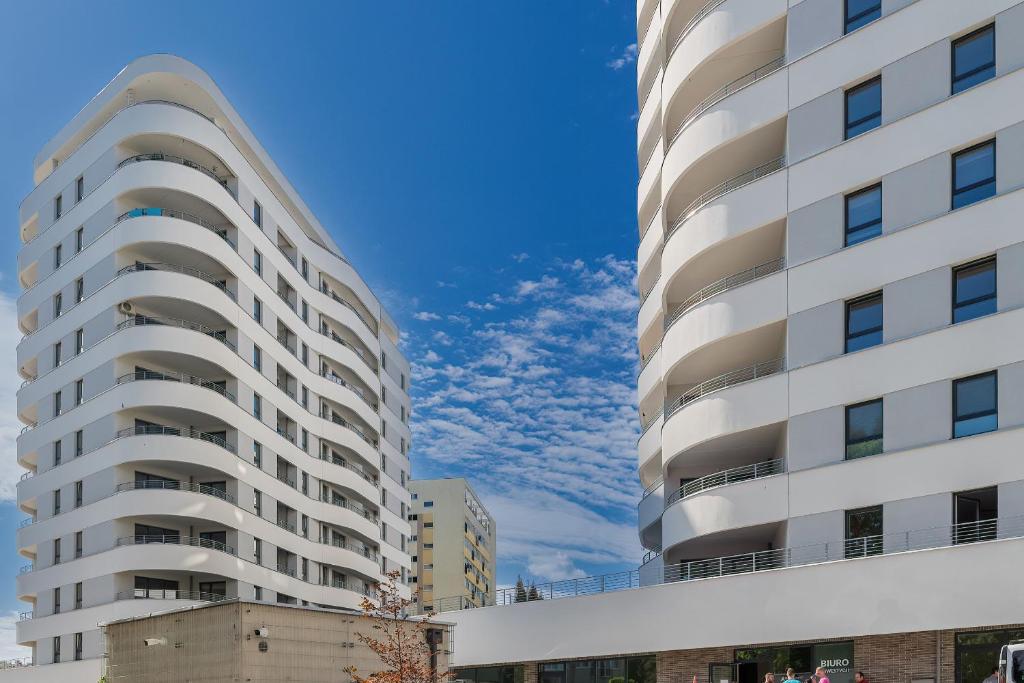Sun Towers Lux Apartments by Renters Prestige photo 3