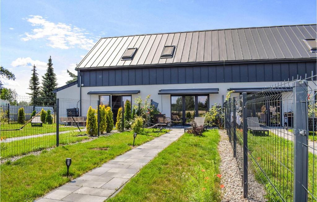 Stunning Home In Stare Sady With Wifi — photo 1
