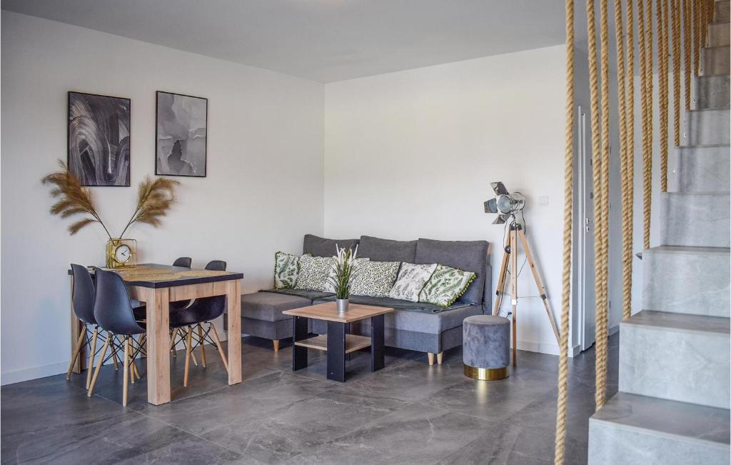 Stunning Home In Stare Sady With Wifi photo 3
