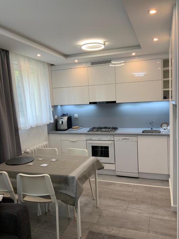 White Apartment — photo 1